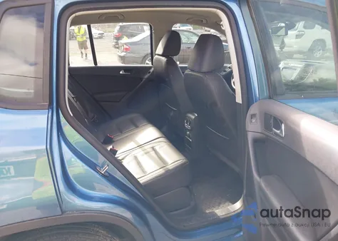 2017 Volkswagen Tiguan 2.0T/2.0T S из США, поврежденный, VIN WVGAV7AX8HK019708